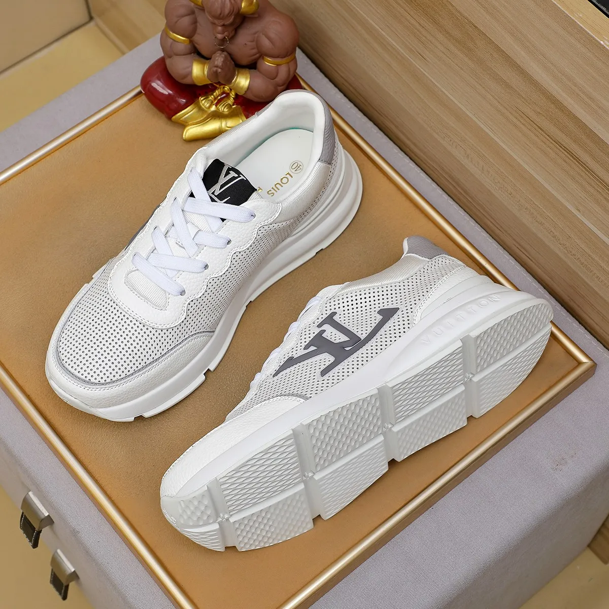 Ex-factory price: 440¥🌹🌹[LV Louis Vuitton] new low-top casual men's shoes. A must-have for fashionable men, new products are released in Hong Kong counters [strong], big-name style, European and American masters strongly create unique styles, comfortable on the feet, super soft outsole, super wear-resistant. Gives people a strong visual impact. Material: imported first-layer cowhide leather upper ➕rubber non-slip outsole, rubber graphics matching, 38 to 44